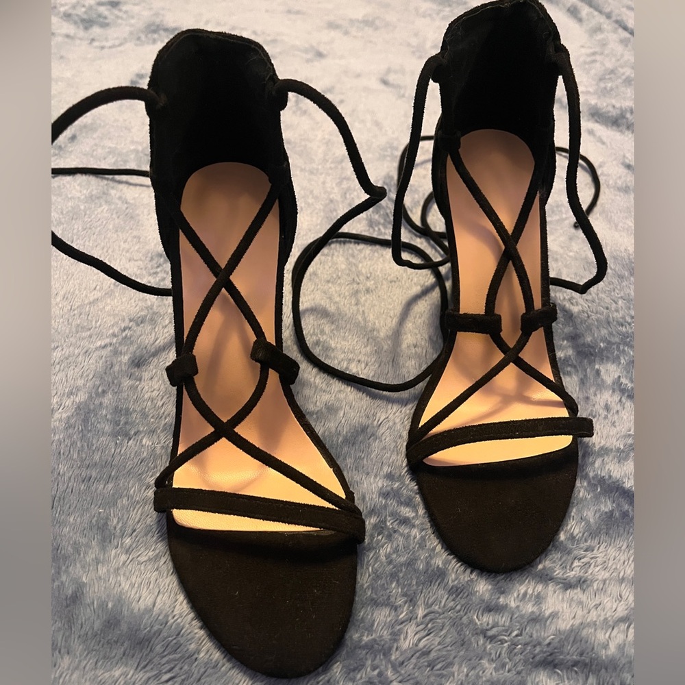 Elegant Black Strappy Women's Shoes